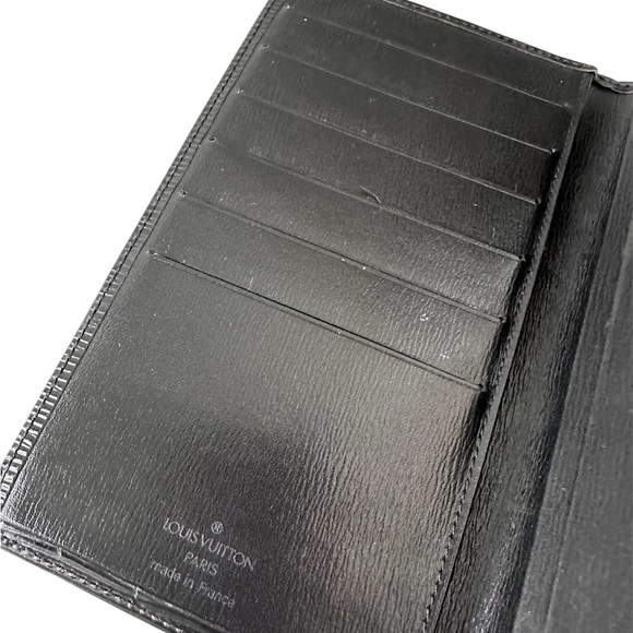 Louis Vuitton Black Epi Leather travel wallet/ Passport Holder - Picture 8 of 10